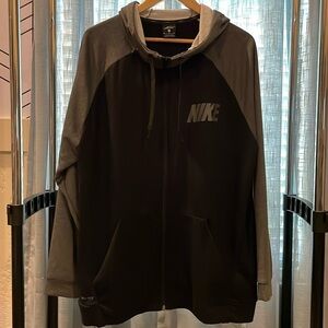 NWT Men’s Nike Zip Sweatshirt